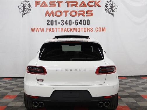 2018 Porsche Macan Sport Edition