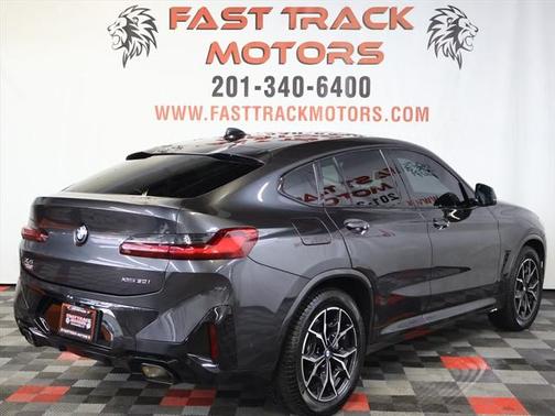 2023 BMW X4 xDrive30i