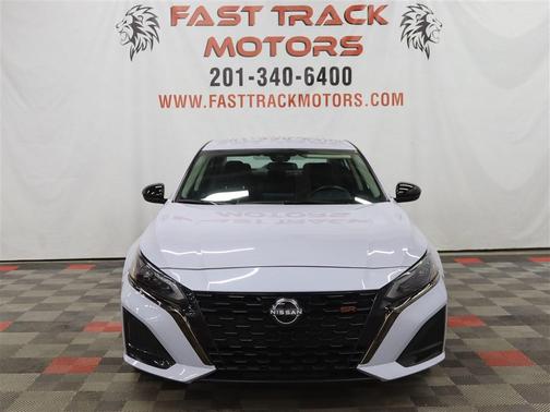 2024 Nissan Altima SR FWD