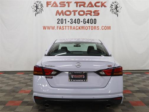 2024 Nissan Altima SR FWD