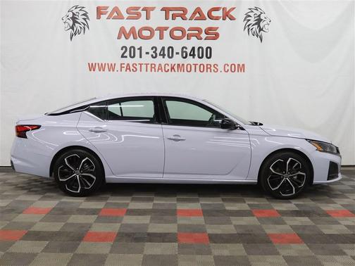 2024 Nissan Altima SR FWD