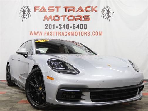 2018 Porsche Panamera 4S