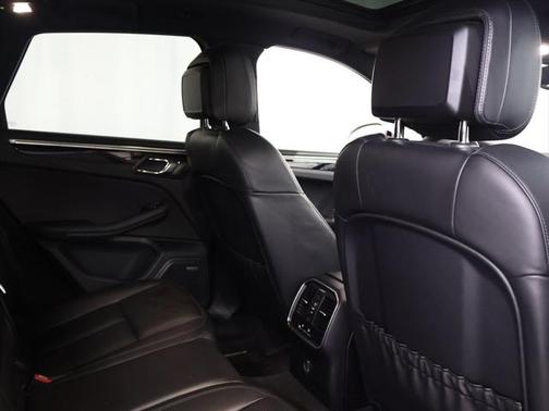 2018 Porsche Macan Base