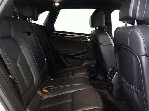 2018 Porsche Macan Base