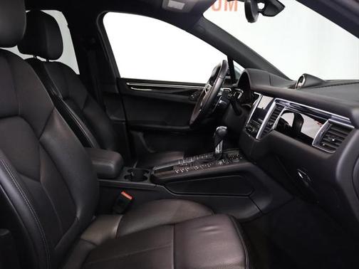 2018 Porsche Macan Base