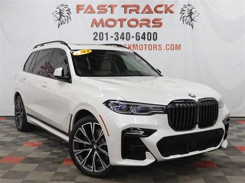 2022 BMW X7 M50i