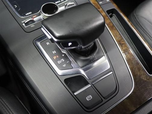 2018 Audi Q5 2.0T Premium Plus