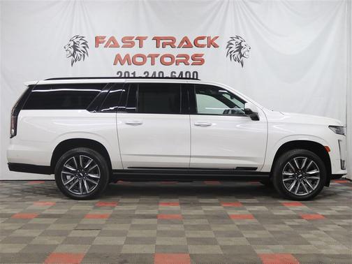 2022 Cadillac Escalade ESV Sport Platinum