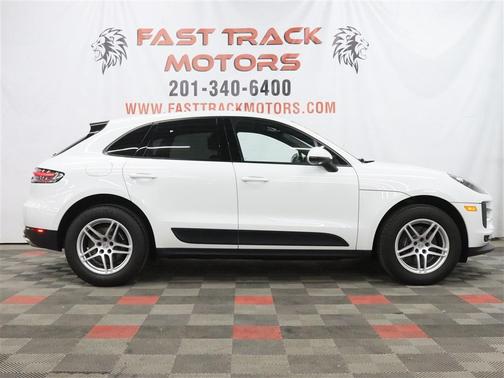WHITE 2019 Porsche Macan T