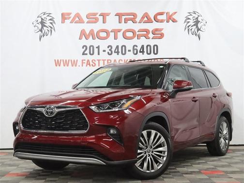Ruby Flare Pearl 2022 Toyota Highlander Platinum