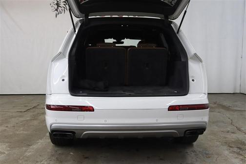 Photo 5 of 48 of 2018 Audi Q7 3.0T Premium Plus