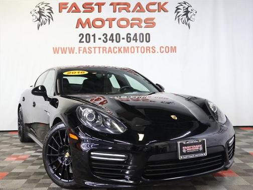 2016 Porsche Panamera GTS