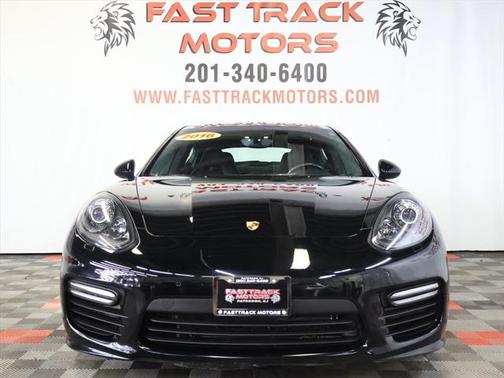 2016 Porsche Panamera GTS