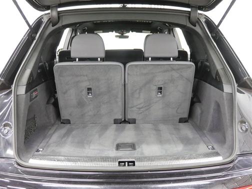 2020 Audi Q7 55 Prestige