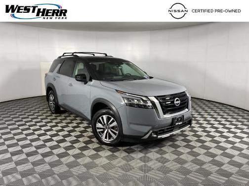 2022 Nissan Pathfinder SL