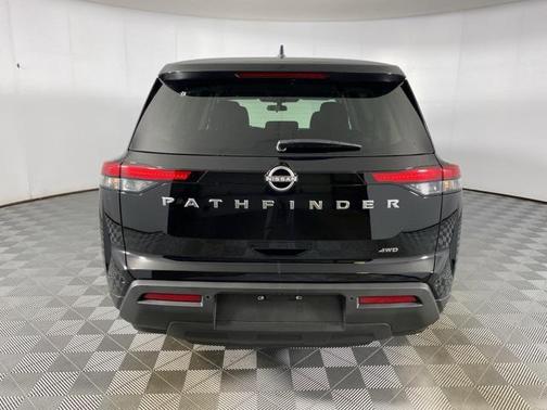 2025 Nissan Pathfinder S 4WD