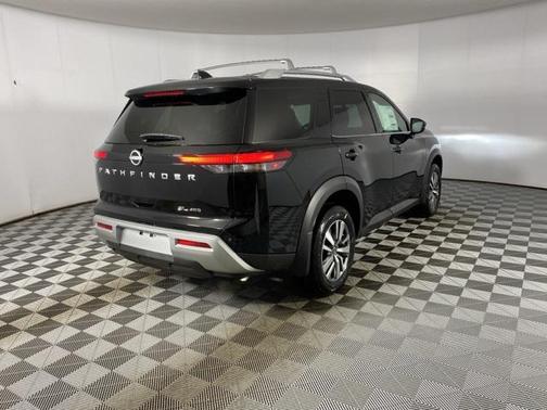 2025 Nissan Pathfinder SL 4WD