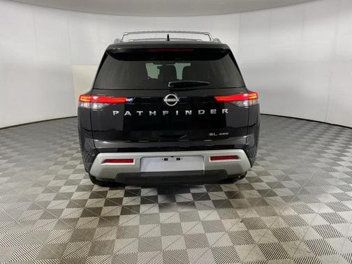 2025 Nissan Pathfinder SL 4WD