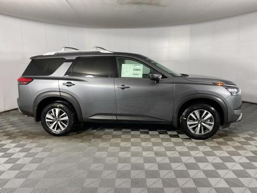 2025 Nissan Pathfinder SL 4WD