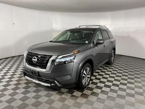 2025 Nissan Pathfinder SL 4WD