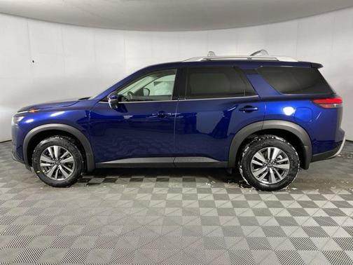 2025 Nissan Pathfinder SL 4WD