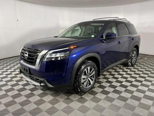 2025 Nissan Pathfinder SL 4WD