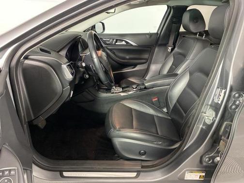 2018 INFINITI QX30 Premium