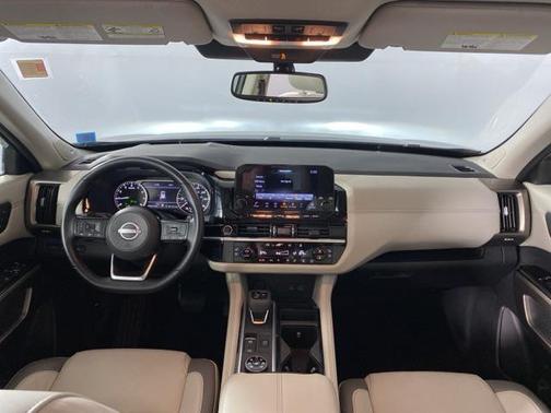 2022 Nissan Pathfinder Platinum