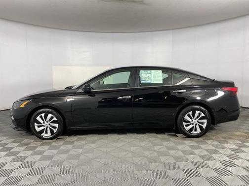 2022 Nissan Altima S FWD