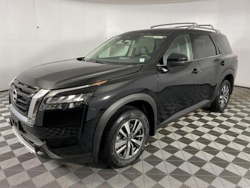 2025 Nissan Pathfinder SL 4WD