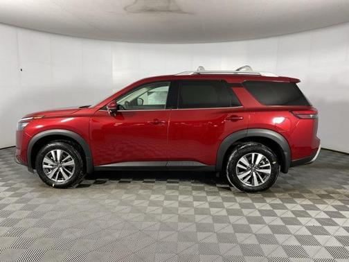 2025 Nissan Pathfinder SL 4WD