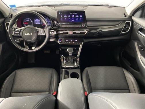 2022 Kia Seltos EX