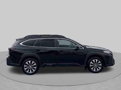 Crystal Black Silica 2023 Subaru Outback Limited XT