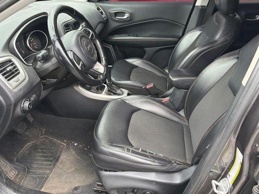 Granite Crystal Metallic Clearcoat 2018 Jeep Compass Latitude