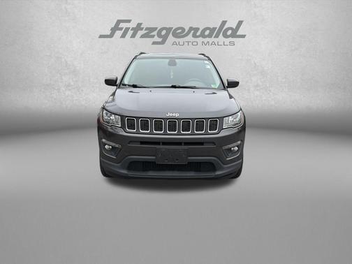Granite Crystal Metallic Clearcoat 2018 Jeep Compass Latitude