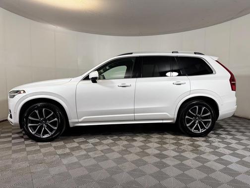 2019 Volvo XC90 T6 Momentum