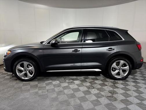 2022 Audi Q5 45 S line Premium Plus