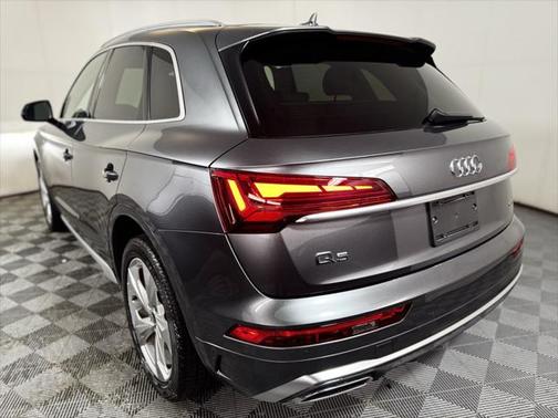 2022 Audi Q5 45 S line Premium Plus