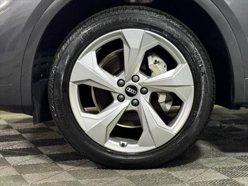 2022 Audi Q5 45 S line Premium Plus