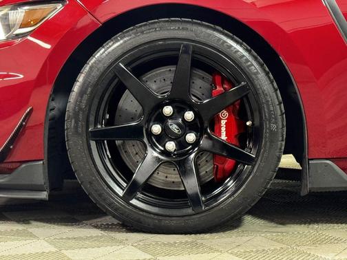 2017 Ford Shelby GT350 Base