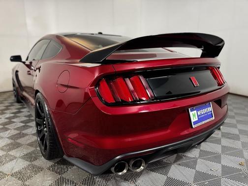 2017 Ford Shelby GT350 Base