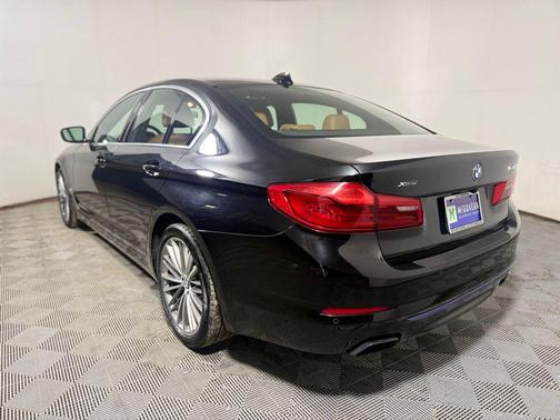 Black Sapphire Metallic 2020 BMW 540 xDrive