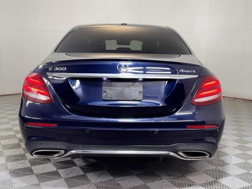 2017 Mercedes-Benz E-Class 4MATIC