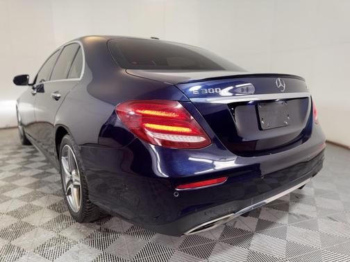 2017 Mercedes-Benz E-Class 4MATIC