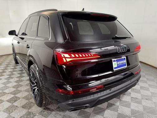 2025 Audi Q7 55 Prestige