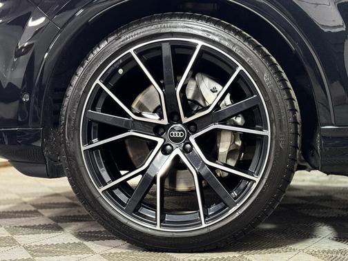 2025 Audi Q7 55 Prestige