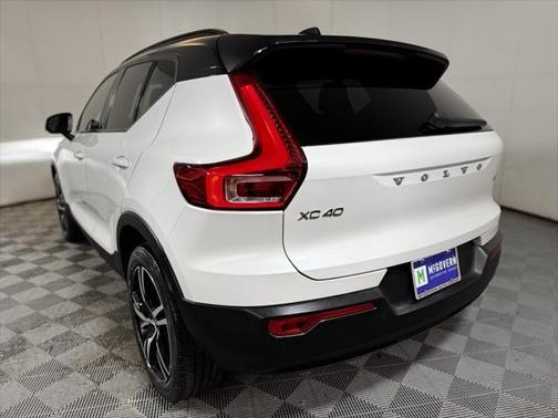 2021 Volvo XC40 T5 R-Design