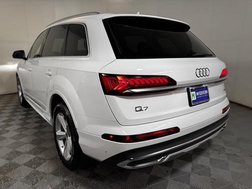 2023 Audi Q7 55 Premium