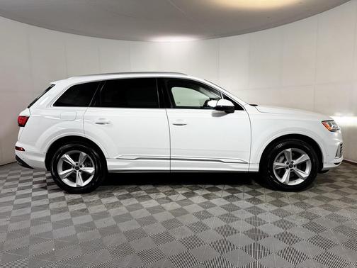 2023 Audi Q7 55 Premium