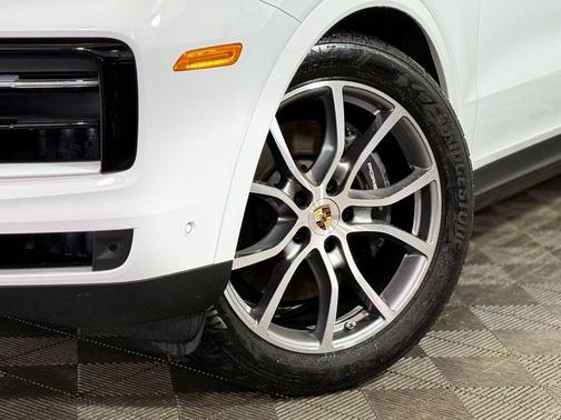 White 2025 Porsche Cayenne Cayenne
